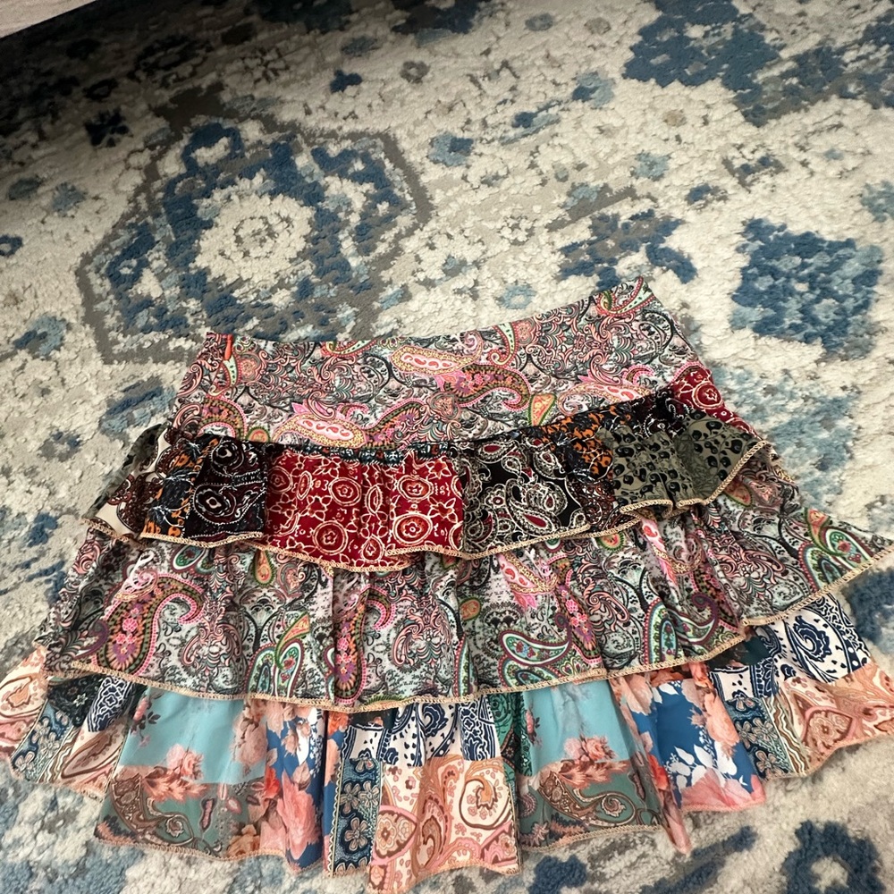 SHEIN RUFFLE SKIRT - Picture 2 of 3